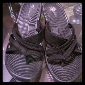 Sketcher sandals. Black. Size 9.